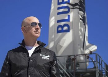 Le plus riche de la planète, Jeff Bezos a atterri après son vol dans l&rsquo;espace Vidéo