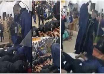 Dimanche particulier dans une église, des fidèles fouettés par deux pasteurs Vidéos