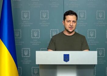 Les soldats russes ayant envahi l&rsquo;Ukraine appelés par le président de l&rsquo;Ukraine à « déposer les armes »