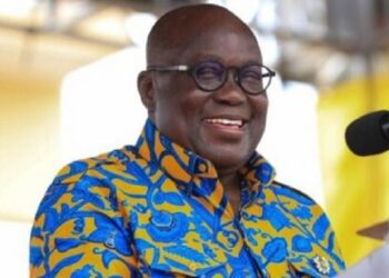 Réduction de 30% des salaires des ministres et du président, baisse du prix du carburant au Ghana