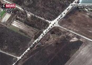 Guerre en Ukraine: Les habitants de Kiev sommés de quitter leur domicile, la Russie veut frapper des infrastructures technologiques