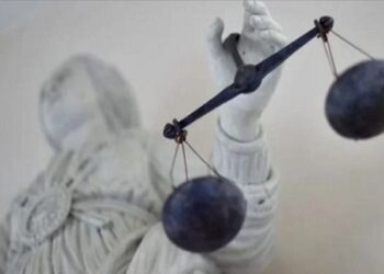Versailles/France: Un salarié déménage à plus de 400 km de son lieu de travail, il a été licencié par son entreprise