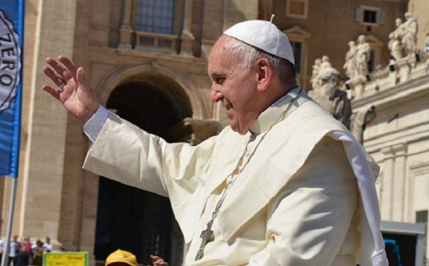 Vatican: Le pape François a proclamé «saints» dix figures de l’Eglise