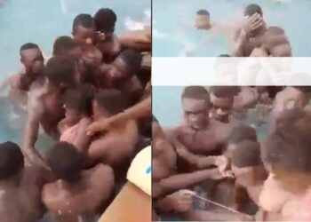 De jeunes garçons ont pris à partie une fille dans une piscine (Vidéo)