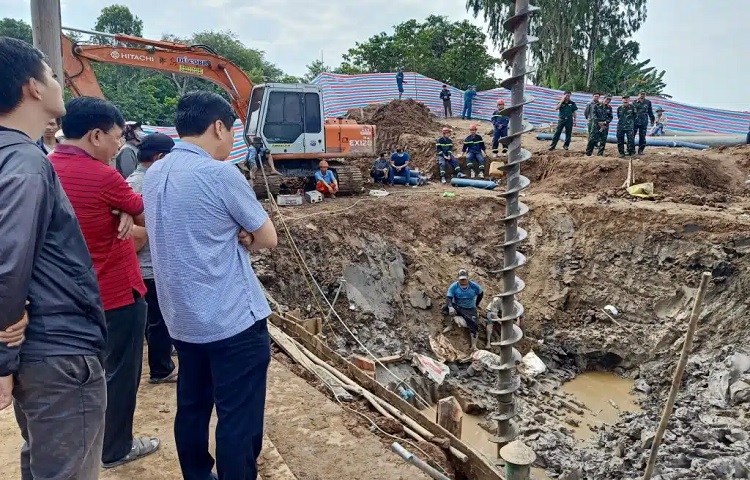Vietnam: A la recherche de ferrailles, l’enfant tombe dans un trou de 35 mètres