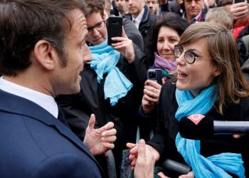 « Bain de foule » d&rsquo;Emmanuel Macron sous les huées… (Vidéo)