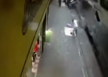 Une explosion éventre une rue à Johannesburg (vidéo)