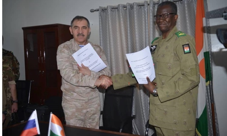 Le Niger et la Russie paraphent un accord de coopération militaire