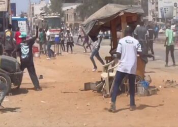 Sénégal/Premier jour de campagne: Des affrontements entre des gardes du corps d’Amadou Ba et des militants de Diomaye Faye aux Parcelles Assainies (vidéo)