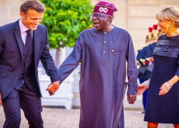 Bola Tinubu en France pour une solution aux avions présidentiels saisis