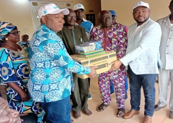 Bassar-Rentrée scolaire 2024-2025 : un don de Faure Gnassingbé remis aux couches vulnérables de la préfecture