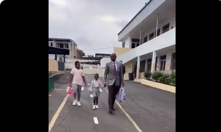 Rentrée scolaire 2024-2025 au Gabon: Brice Clotaire accompagne ses enfants à l’école (Vidéo)