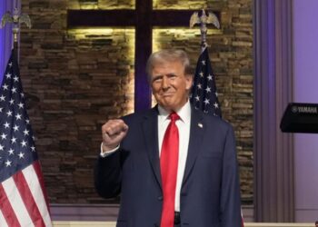 Donald Trump en avance sur Kamala Harris remporte l&rsquo;État clé de Caroline du Nord
