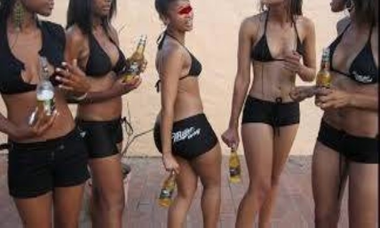 Côte d’Ivoire: crise de jalousie, elle publie les photos nues de la nouvelle copine de son ex sur un site…