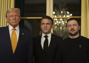 Donald Trump et Zelensky reçus par M Macron